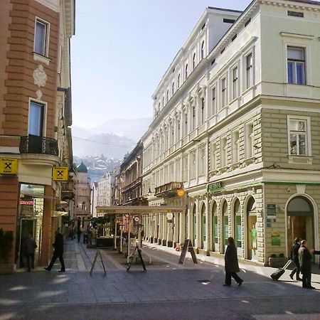 Chic Apartment In The Downtown - The Best Location Sarajevo Extérieur photo